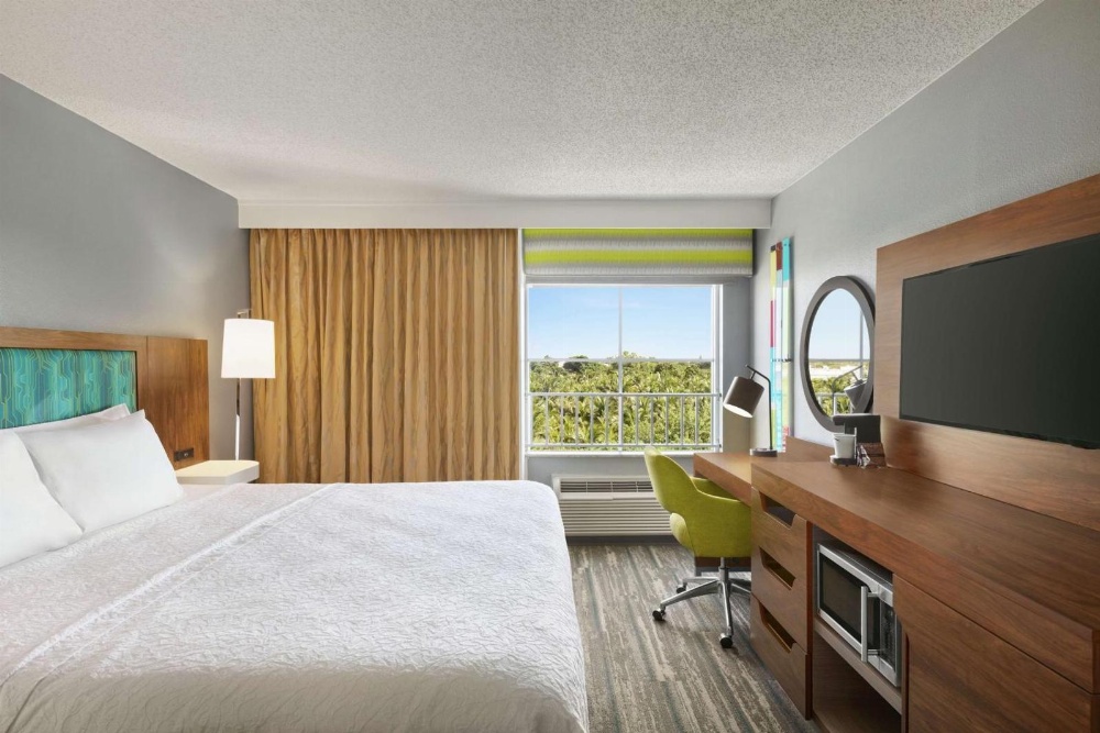 Hampton Inn By Hilton And Suites Ft. Lauderdale-Airport Main image